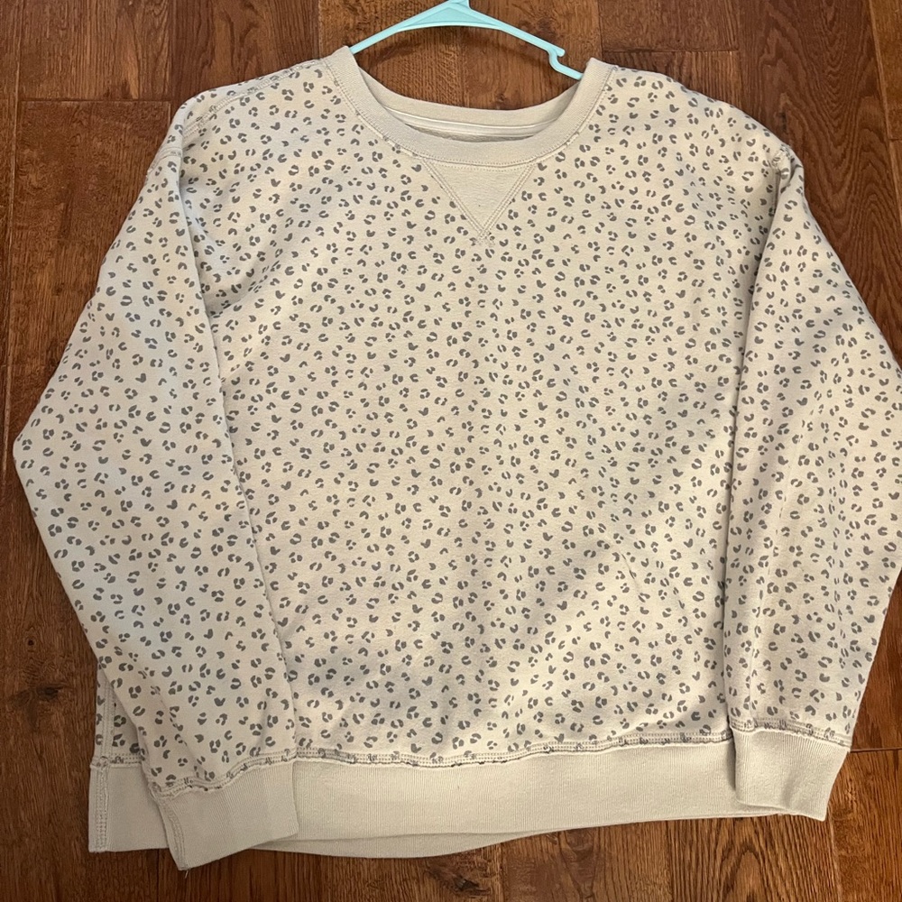 Abercrombie & Fitch cheetah print sweatshirt